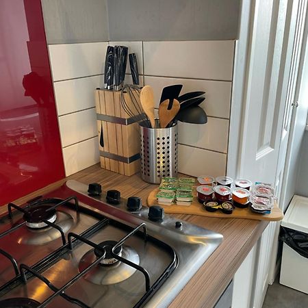 Top Floor 1 Bedroom Apartment With Views Over 런던 외부 사진