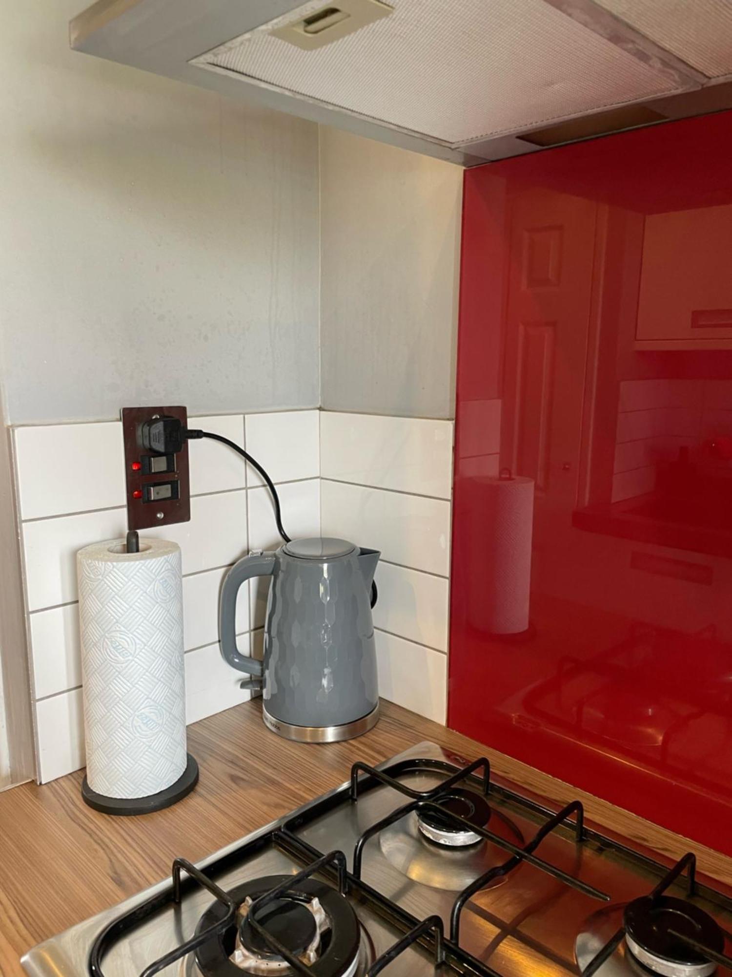Top Floor 1 Bedroom Apartment With Views Over 런던 외부 사진